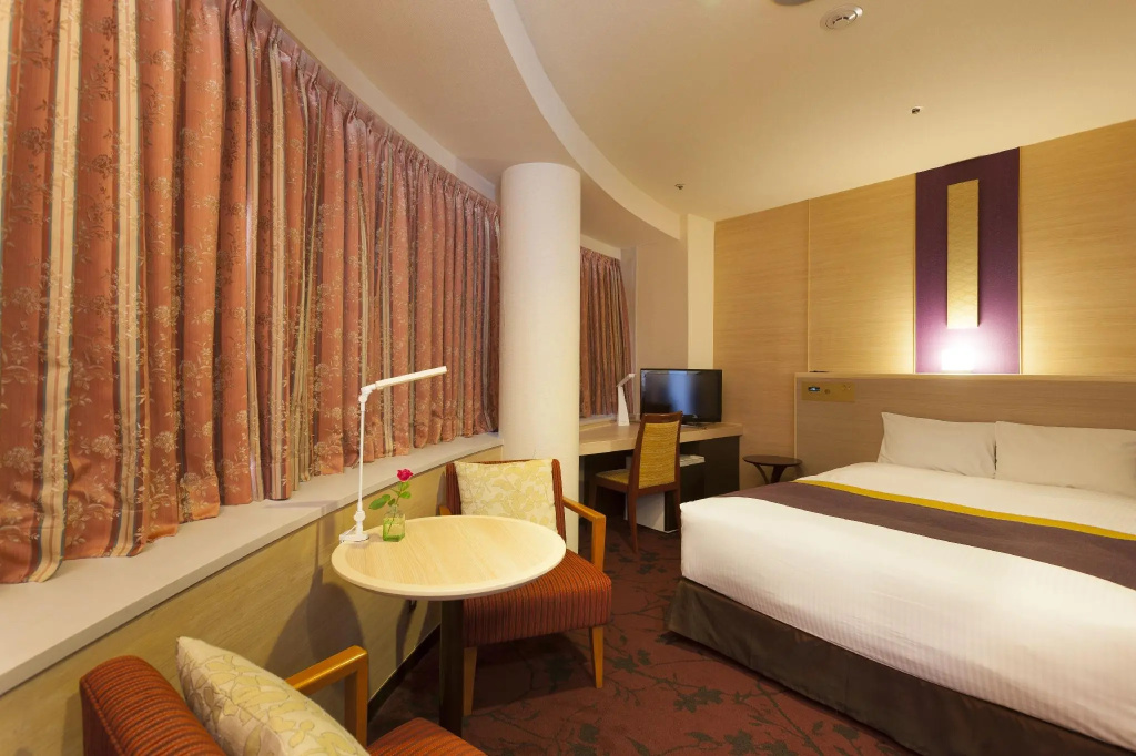 Отель Chofu Creston Hotel в Токио
