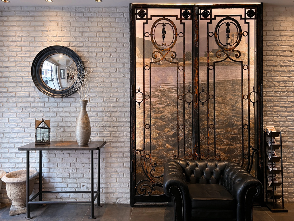 Lobby & Reception