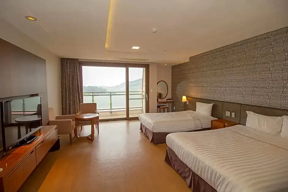 Superior Double Family room (twin beds)