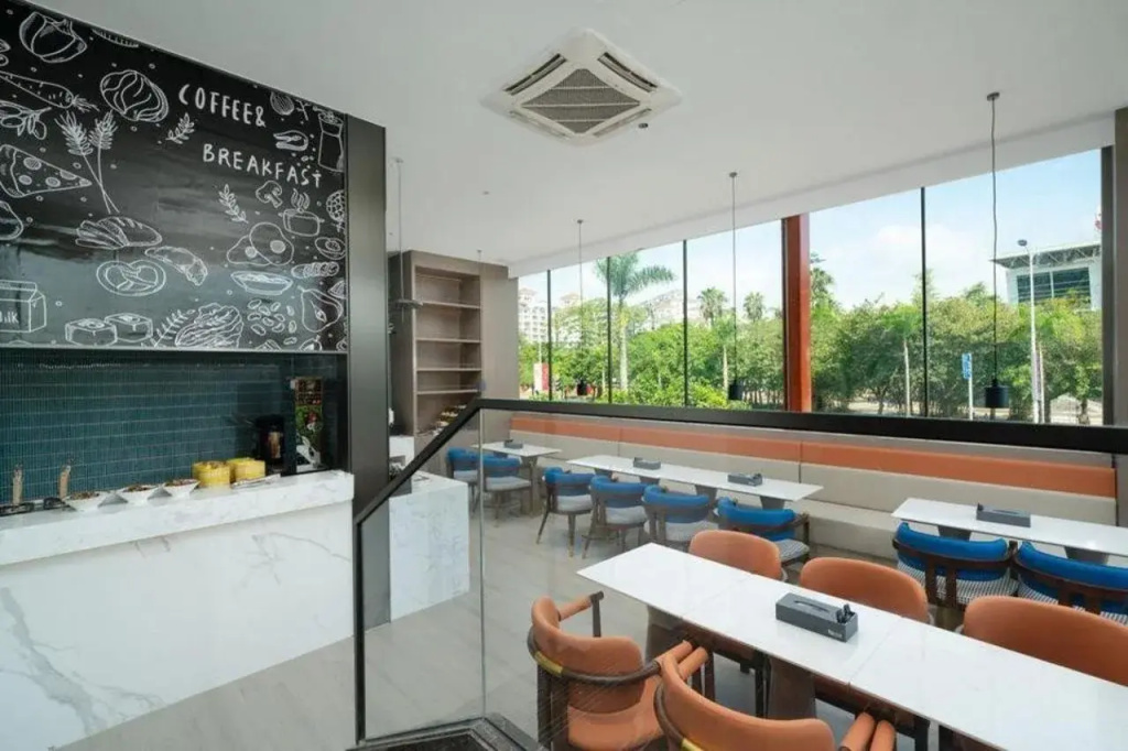 ECHIC Hotel (Cultural Plaza Store, Changlong South Village, Panyu, Guangzhou) — фото