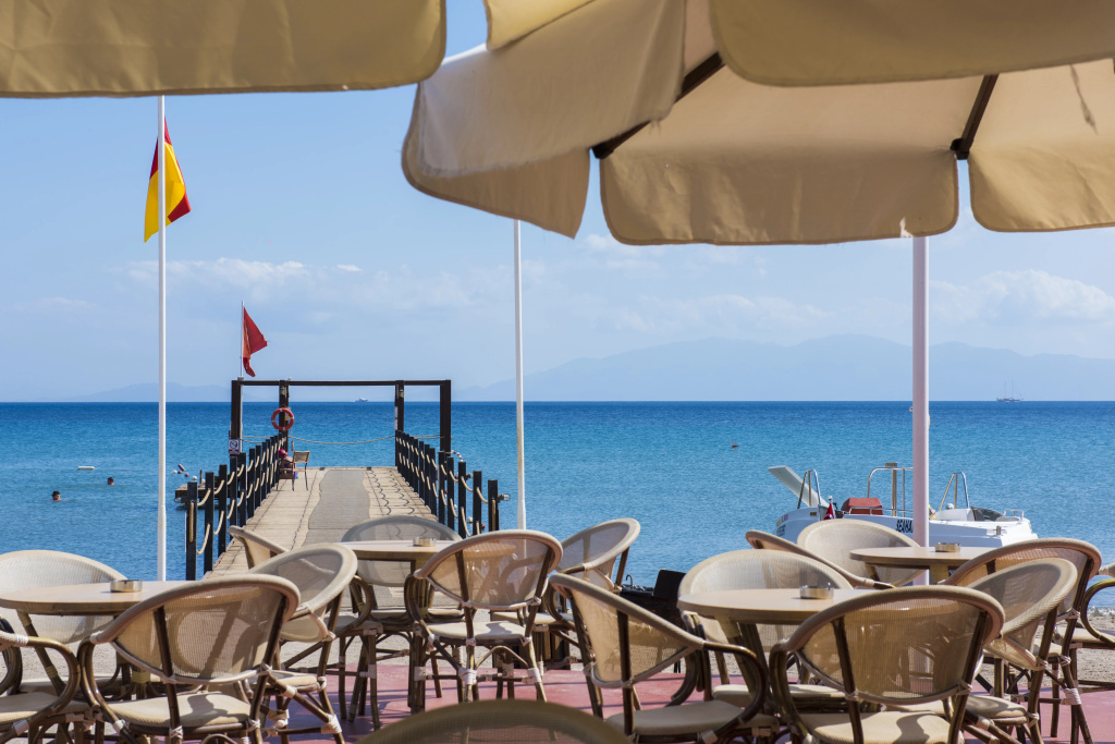 Beach & Waterfront