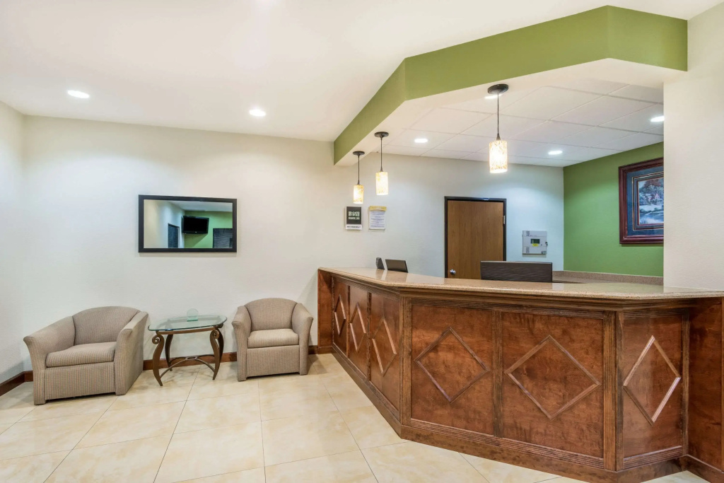 Lobby & Reception