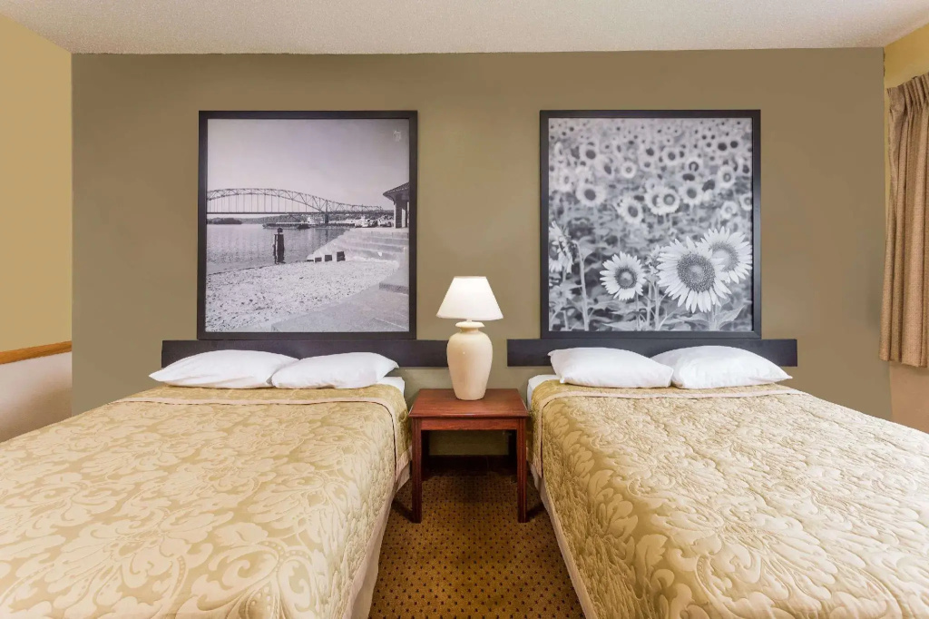 Sextuple Suite
