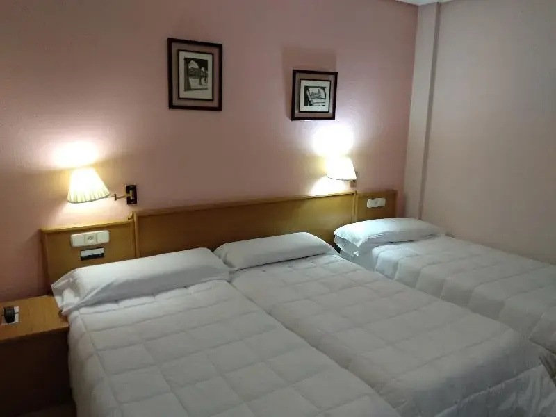 Hotel Helmántico - Chambres