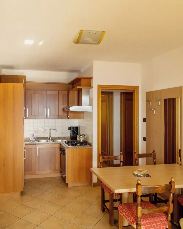 2 Bedrooms Standard Basement Apartment with lake view