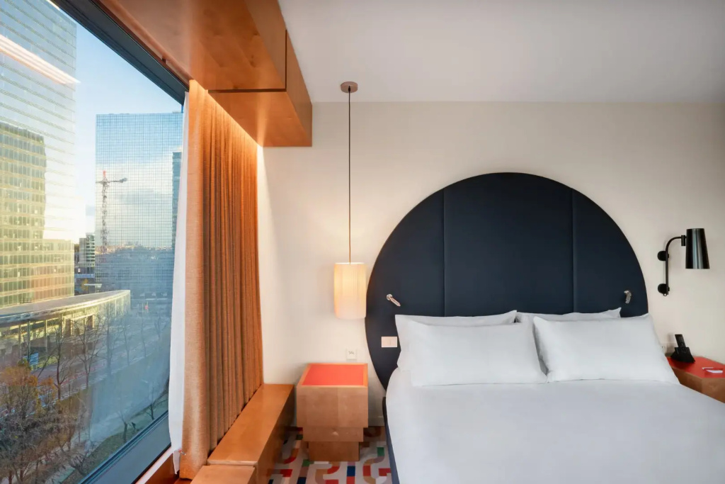 Premium Double room with city view (full double bed)