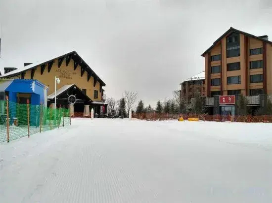 Vanke Songhuahu Happy Ski Apartment