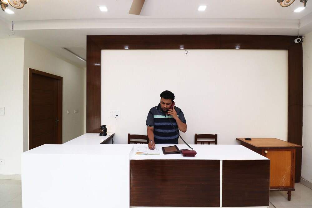 gallery_image_hidden_5