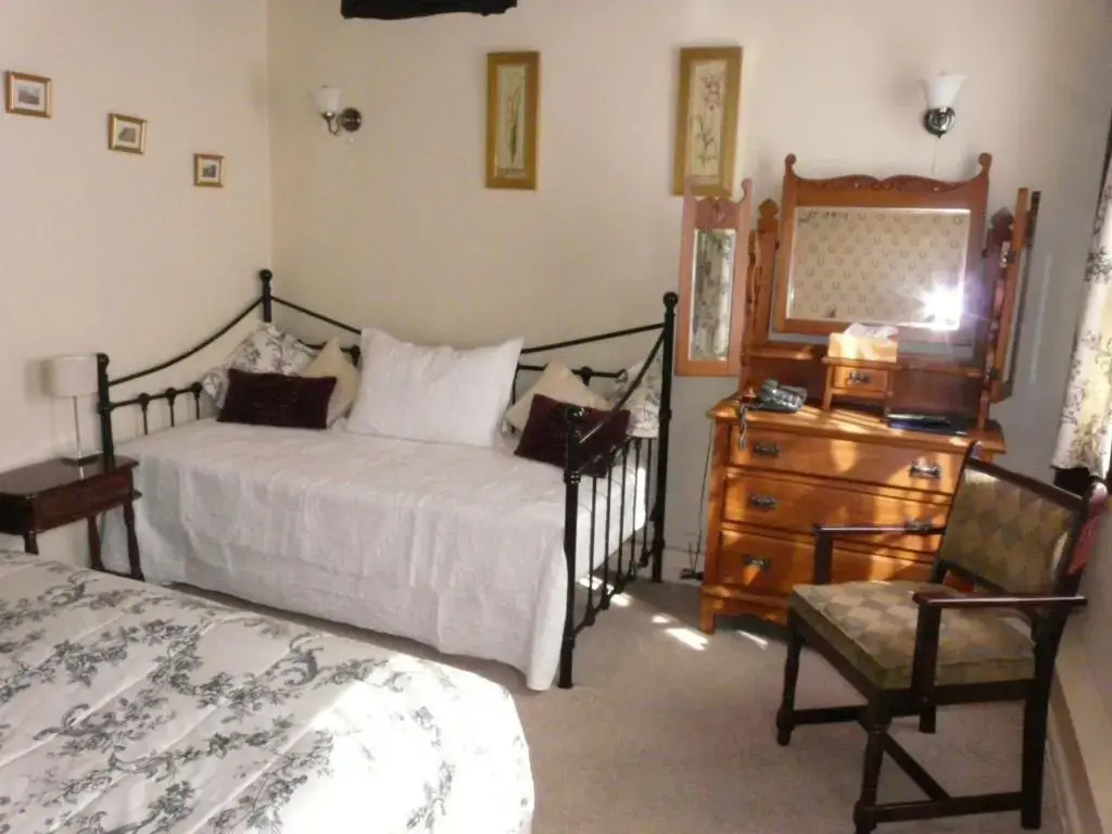 Standard Double room (full double bed)