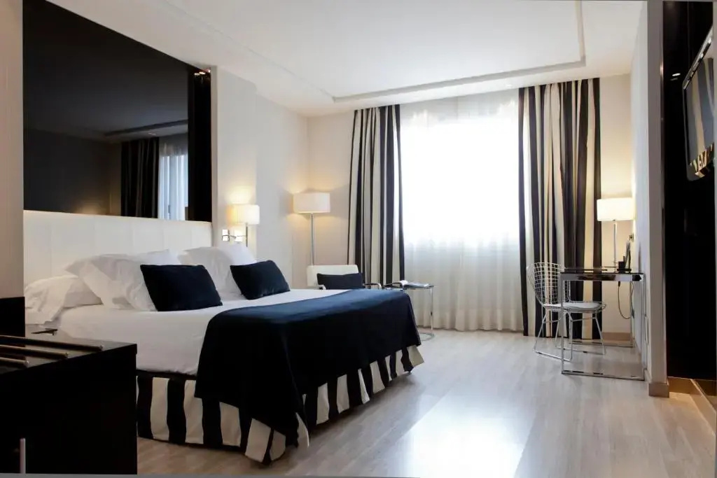 Executive Double room (full double bed)