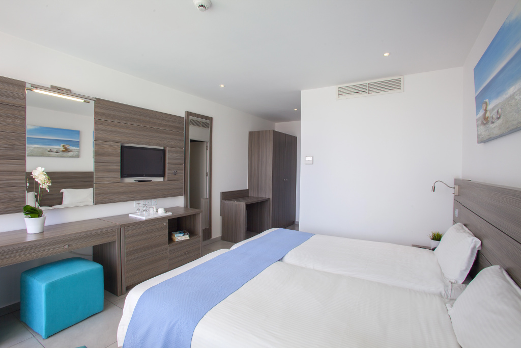 Limanaki Beach Hotel — фото