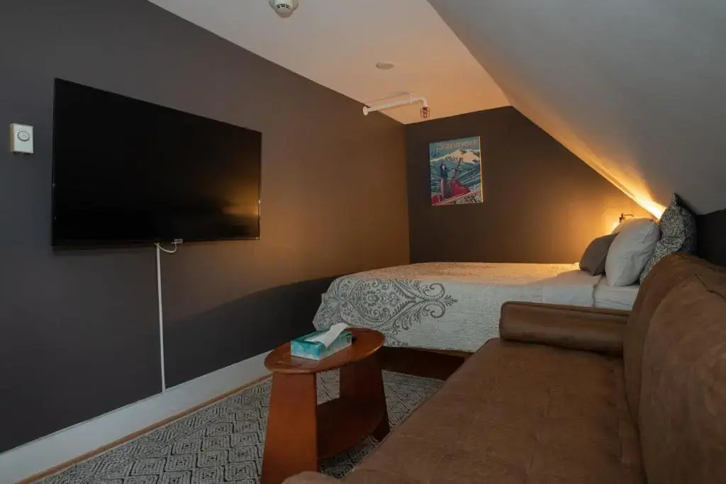 Economy room