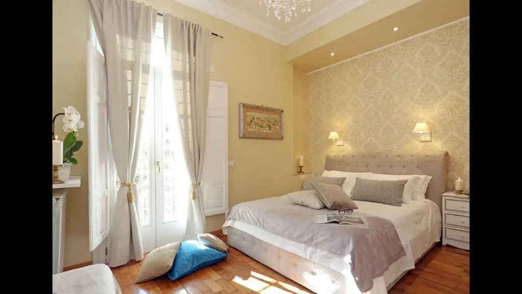 Double Suite (full double bed)