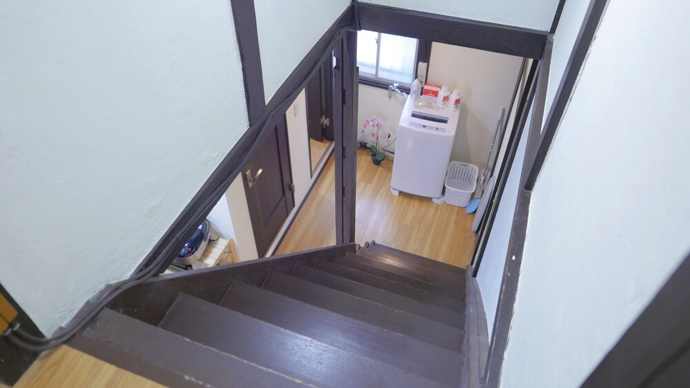 Within walking distance to Shinjuku | 4 min walk to nearest station | Entire 3BR house 75㎡ | Sleeps up to 10 | Family-friendly | High-speed Wi-Fi | Shibuya, Tokyo 사진 18