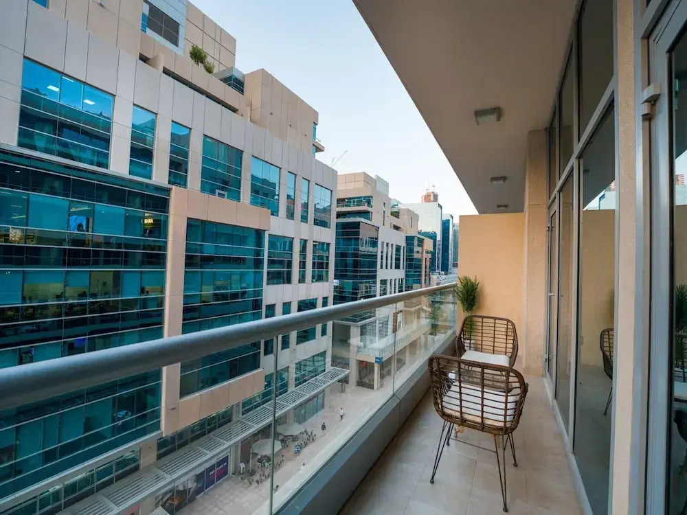 Easygo- Spacious 1bdr Bay Square Busbay