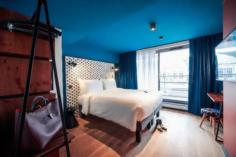 Cool Double room (twin beds)