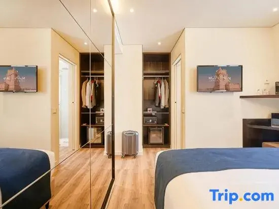Standard Double room with balcony (full double bed)