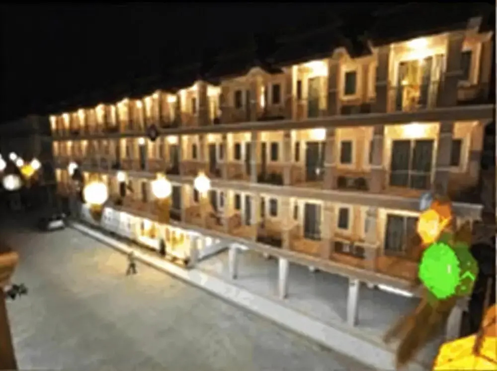 Piyapetch Place