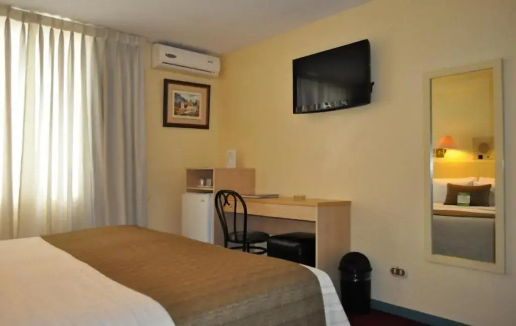 Embajadores Hotel - Chambres