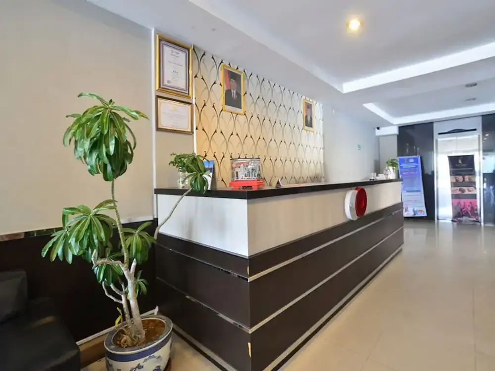 Lobby & Reception