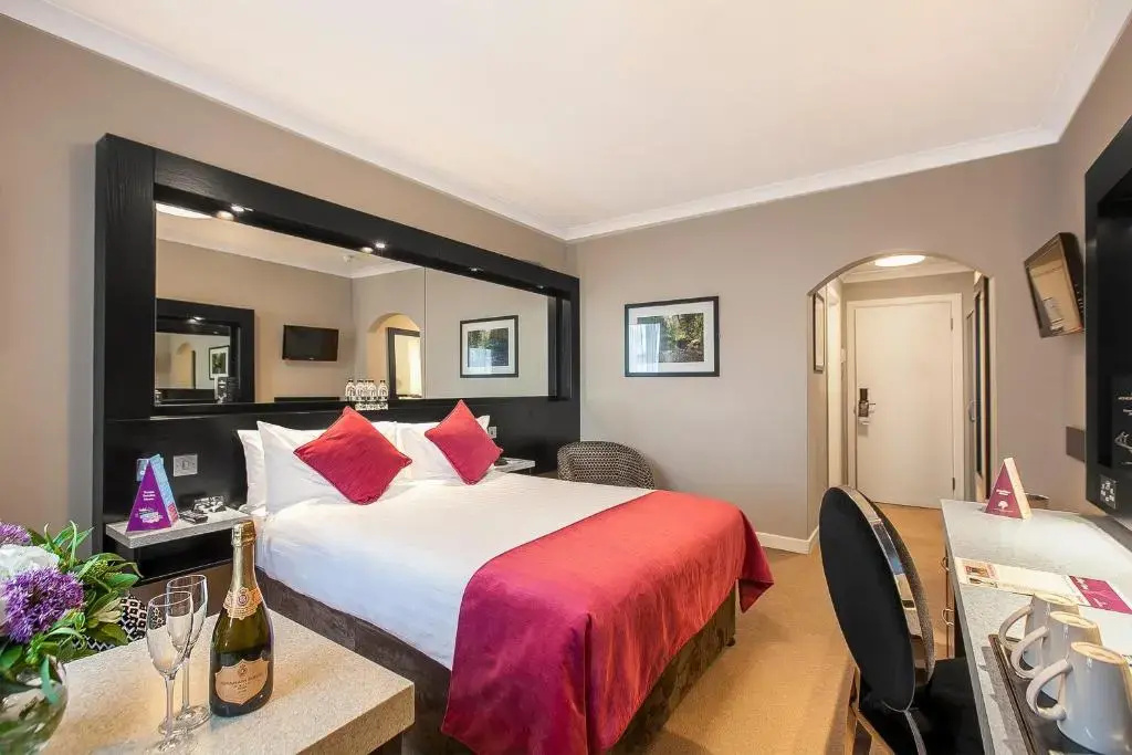 Classic Double room (full double bed)