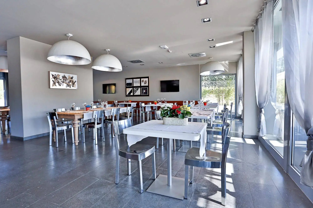 One Hotel & Restaurant - Général