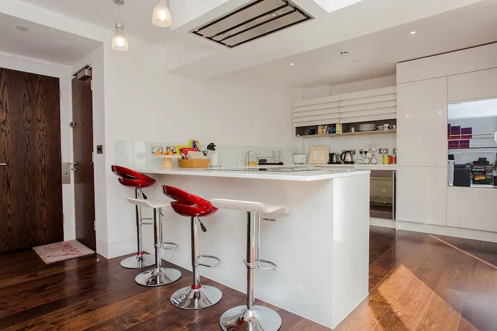 Exquisite 2 Bedroom Apartment In Bank