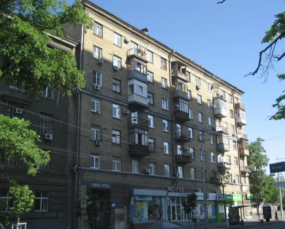 Hotel Status Apartments