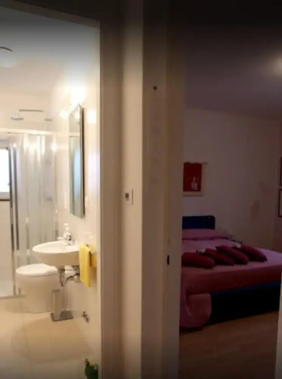 Comfort room