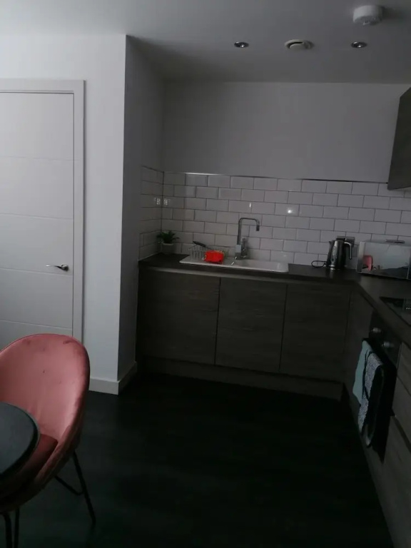 1-bed Apt Sleeps 2 With Free Parking