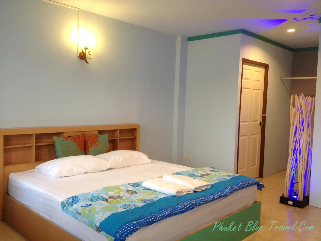 Standard Single room with balcony (single bed)
