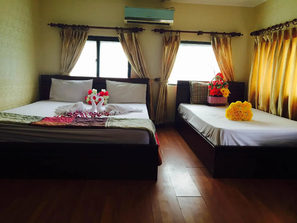 Standard Triple room