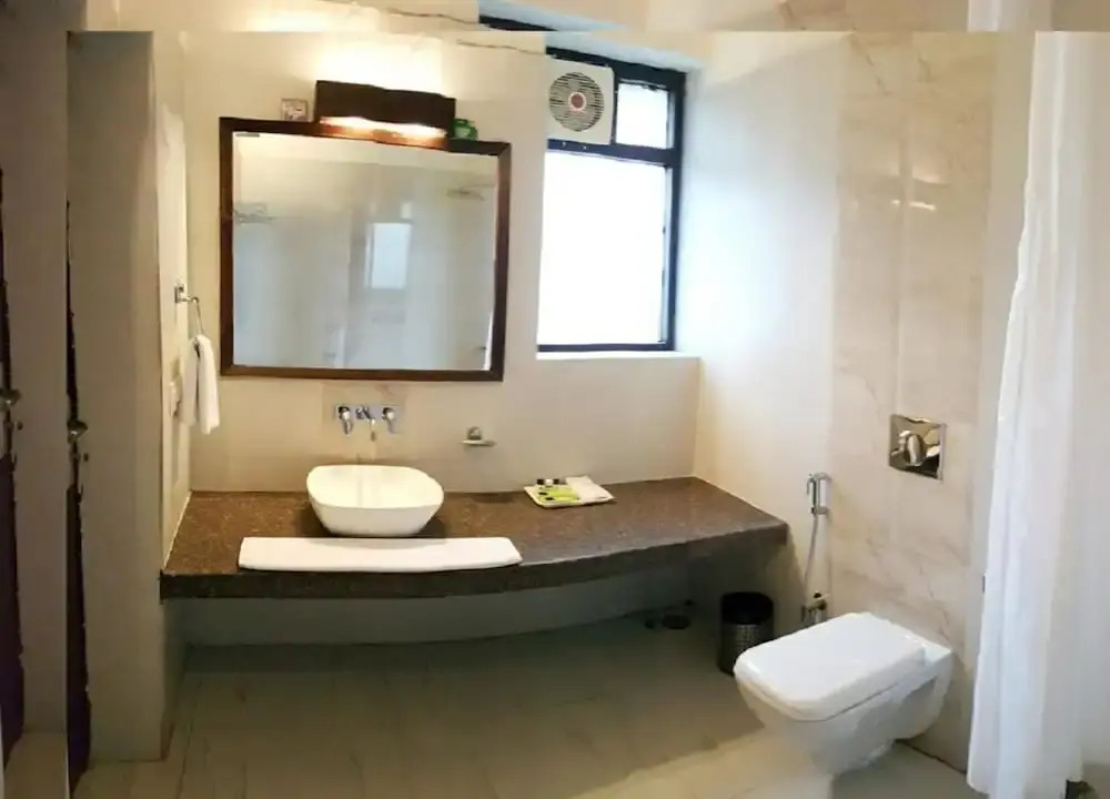 Double Cottage with balcony full double bed