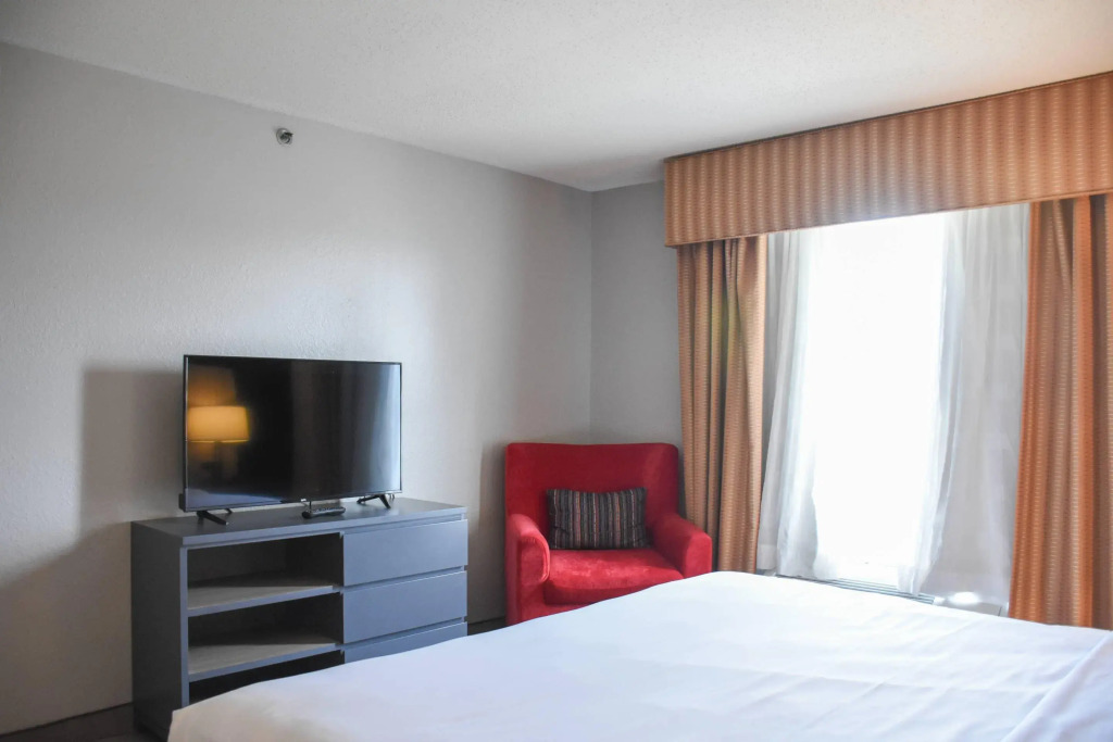 Country Inn & Suites by Radisson, Bloomington-Normal West, IL — фото 5