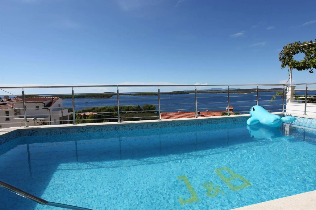 J & B Holiday House - Général