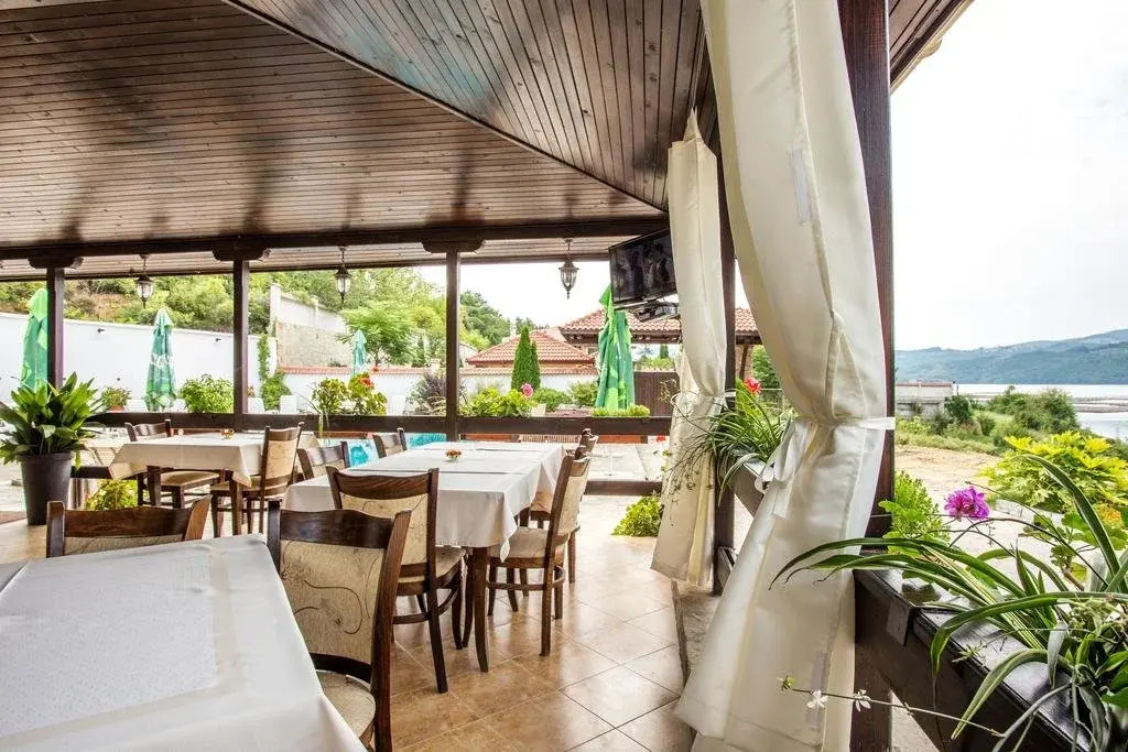 Balcony & Terrace