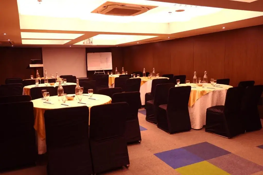 Royal Orchid Golden Suites Pune - Général