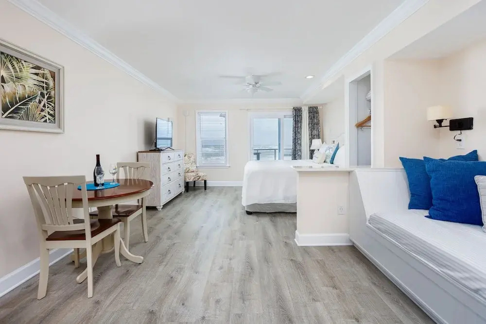 Standard Double room with balcony and with view (full double bed)