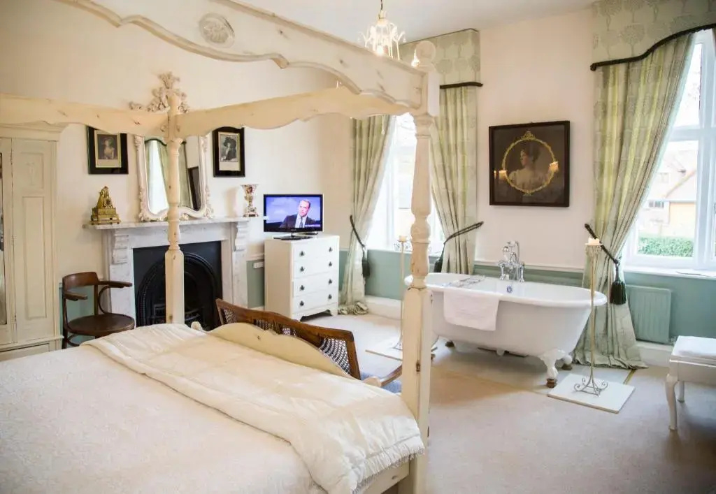 Superior Double room (full double bed)