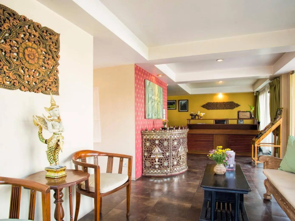 Lobby & Reception