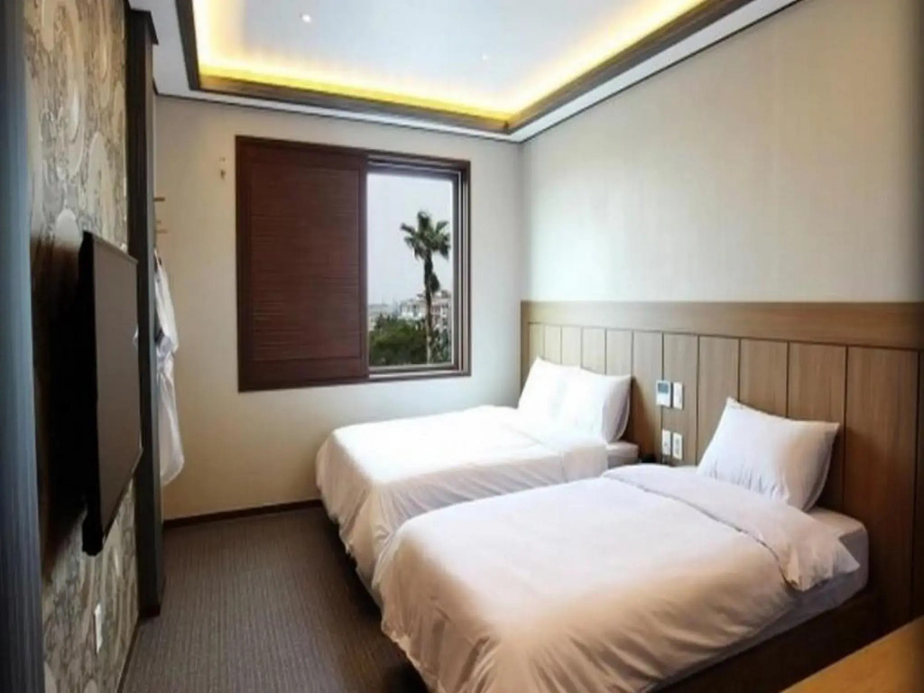 Jeju Hotel W Tapdong Branch, Jeju by null
