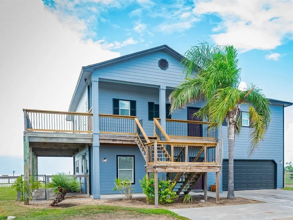 4 Bedrooms Cottage with balcony