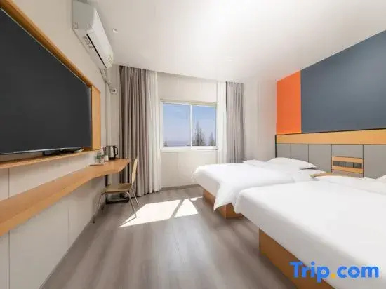 Standard Triple Family room