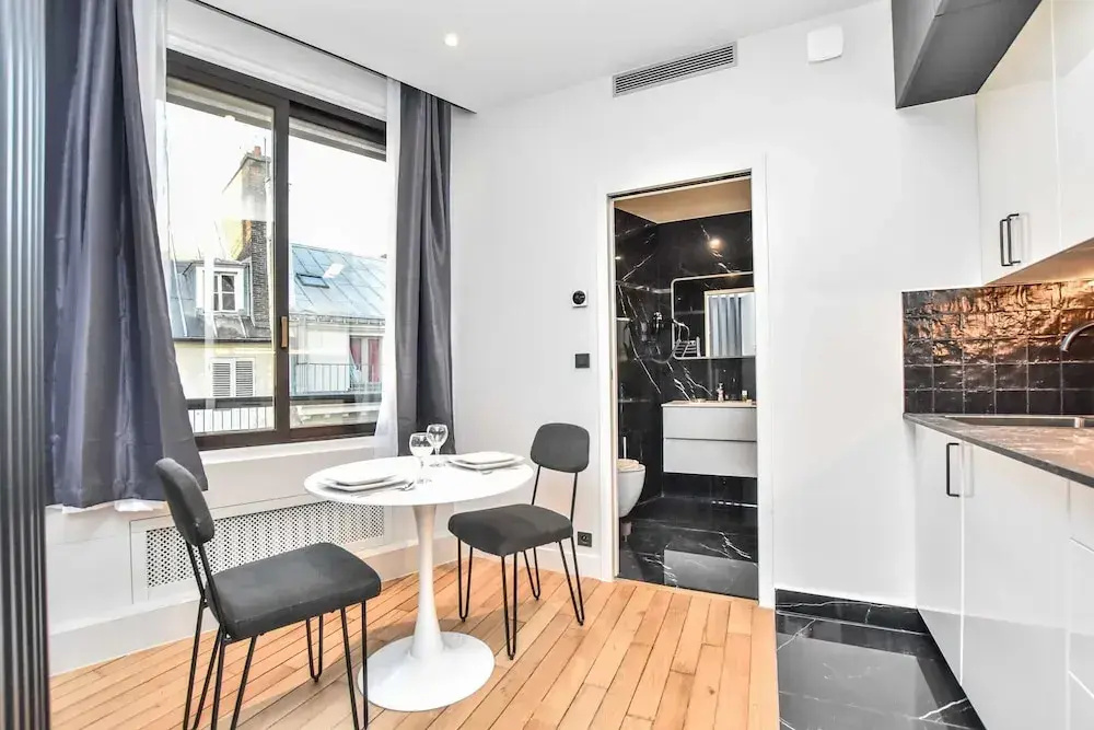 Chic Studio w/ Jacuzzi - 2P - Near Palais Garnier — фото
