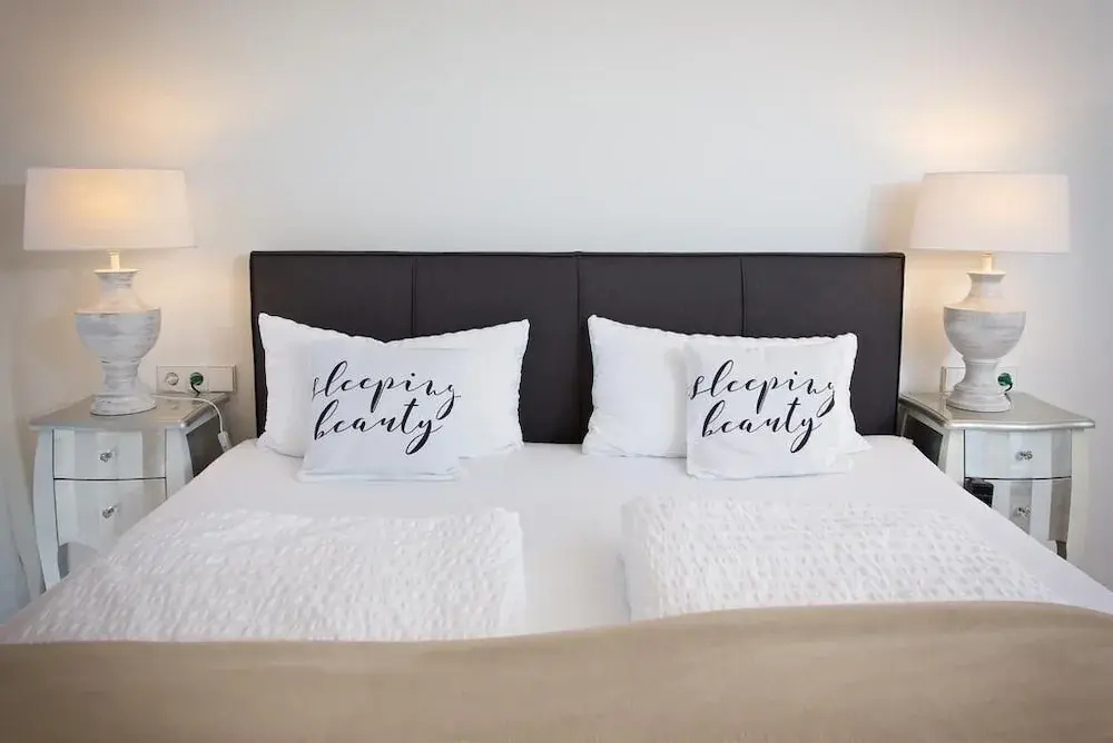 Standard Double room with balcony (full double bed)