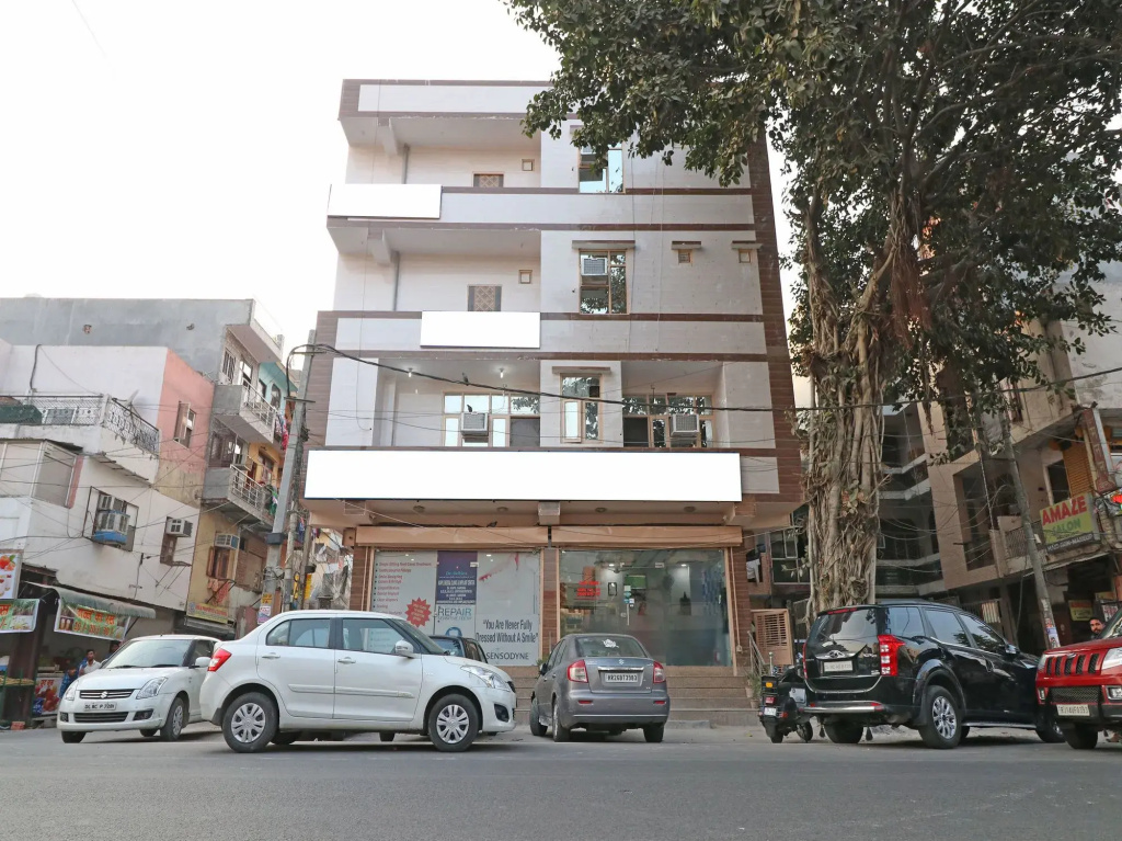 Oyo 12911 New Capital Inn