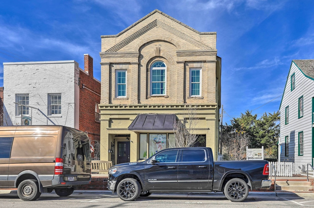The Beaufort Flat Near Downtown & Waterfront!