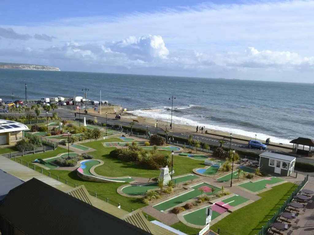Beach & Waterfront