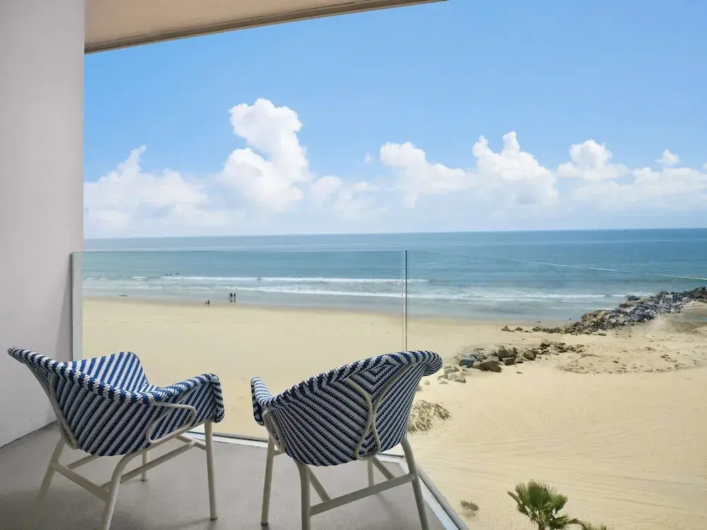 The Views Accessible Double room oceanfront (full double bed)