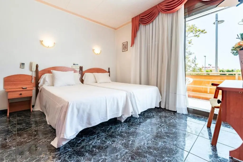 Standard Double room (twin beds)